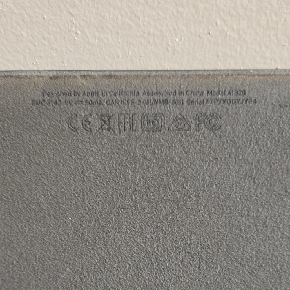 Smart Apple Keyboard Cover - Picture 2 of 5